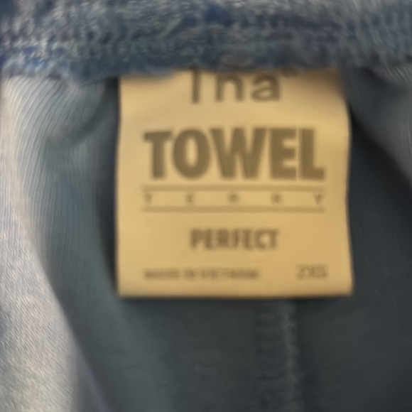 Aritzia TNA towel terry shorts - Picture 2 of 2